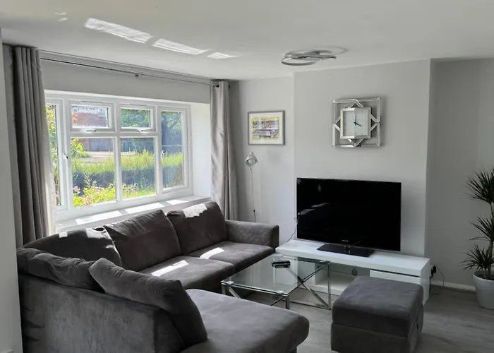Oxford, 2 Bedroom Private Flat With Parking