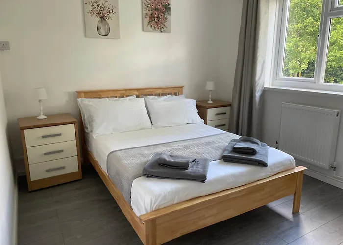 Oxford, 2 Bedroom Private Flat With Parking