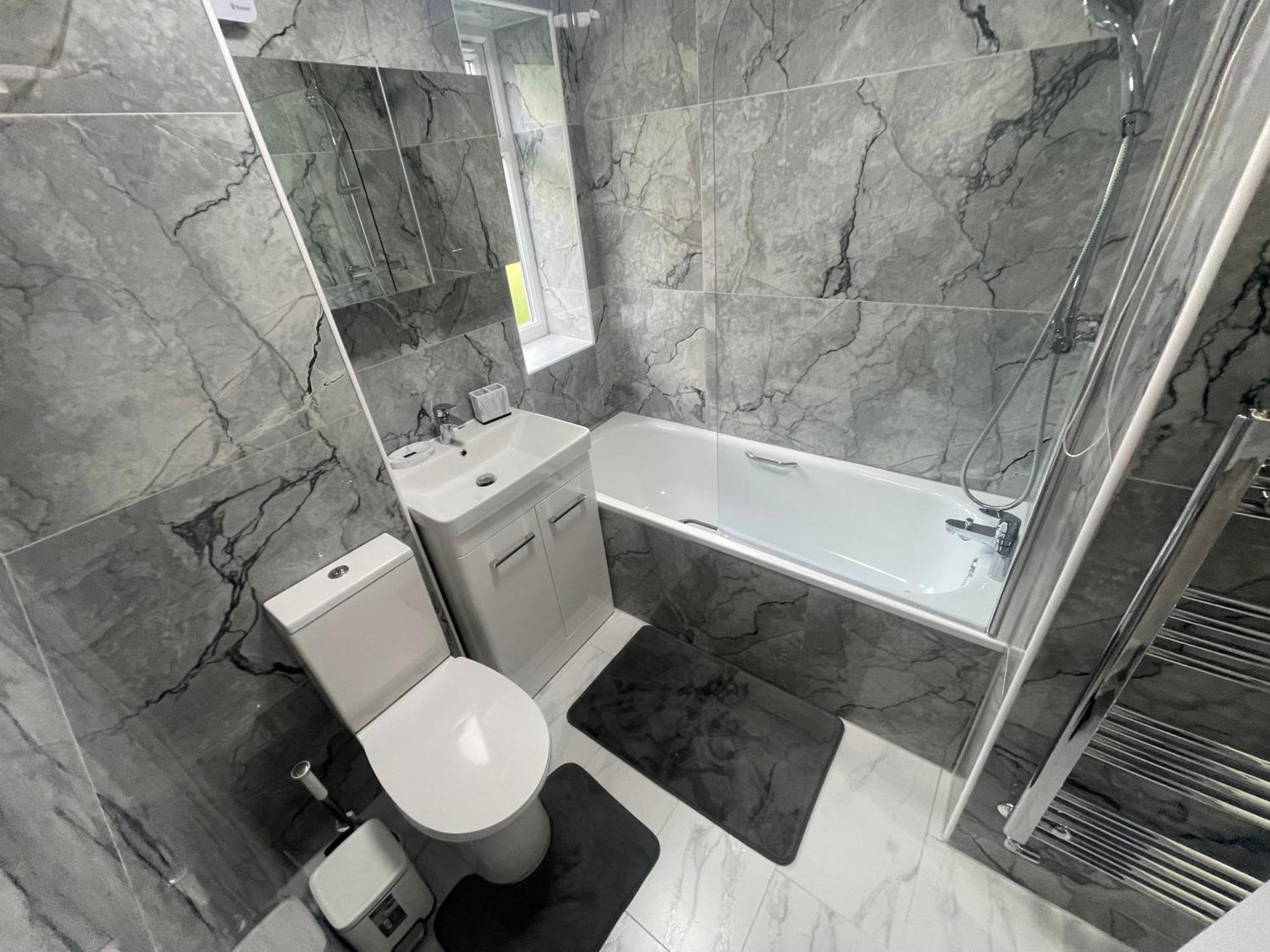 Oxford, 2 Bedroom Private Flat With Parking * Oxford